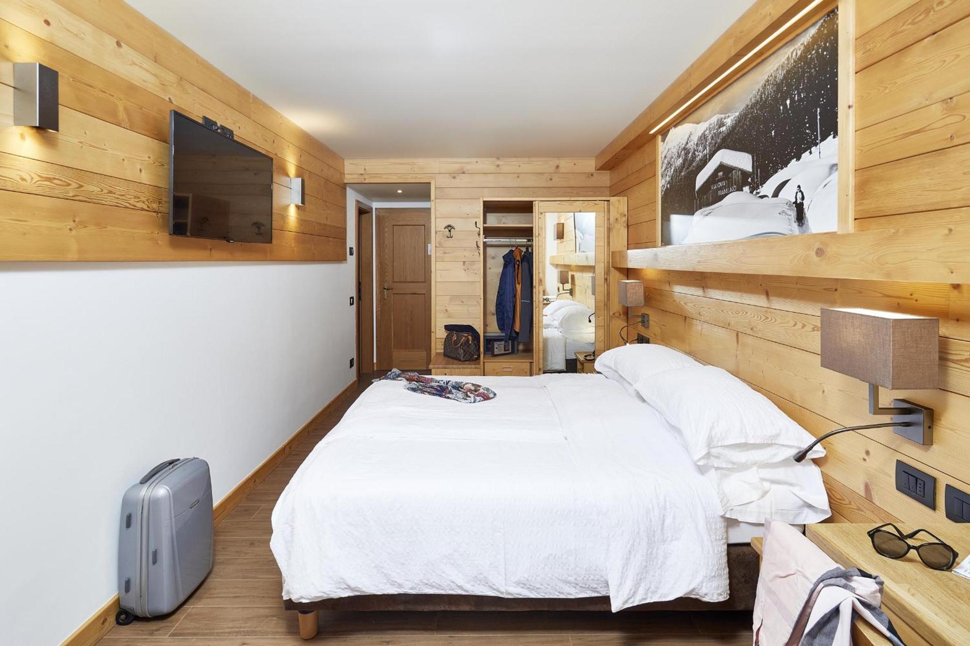 Hotel Garni Dello Sportivo Madonna di Campiglio Bagian luar foto