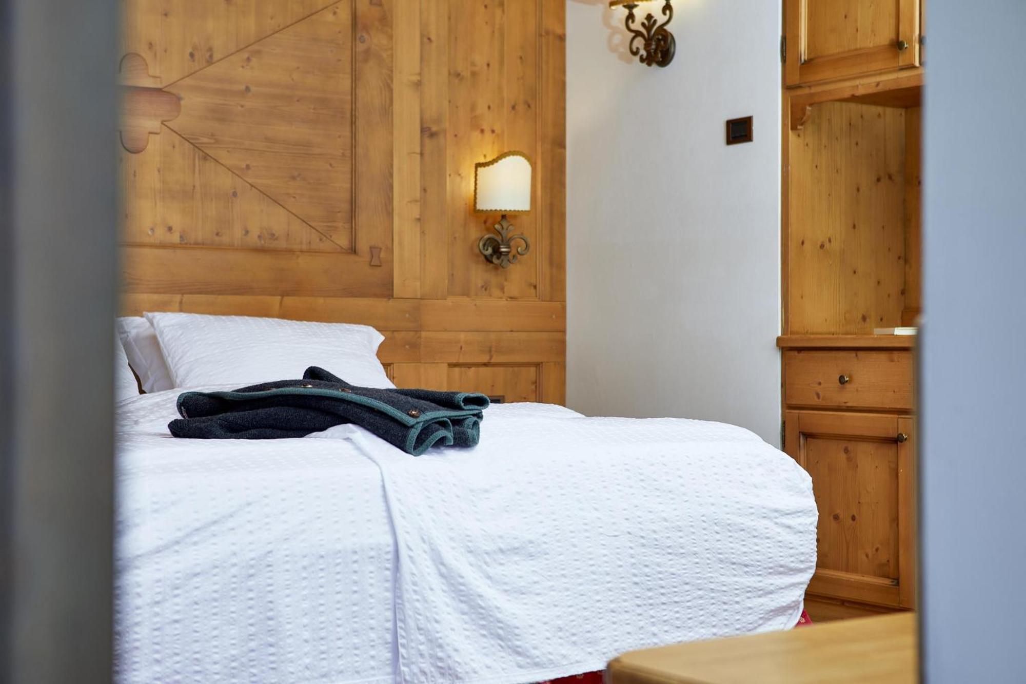 Hotel Garni Dello Sportivo Madonna di Campiglio Bagian luar foto