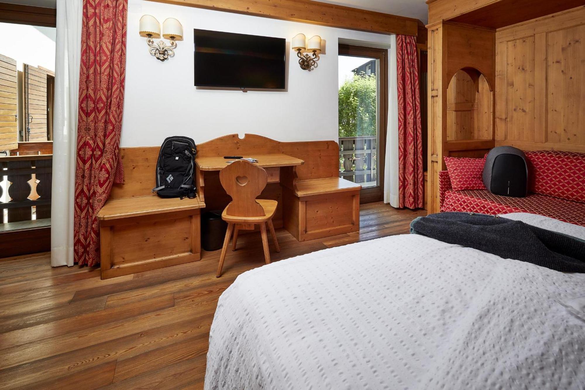 Hotel Garni Dello Sportivo Madonna di Campiglio Bagian luar foto