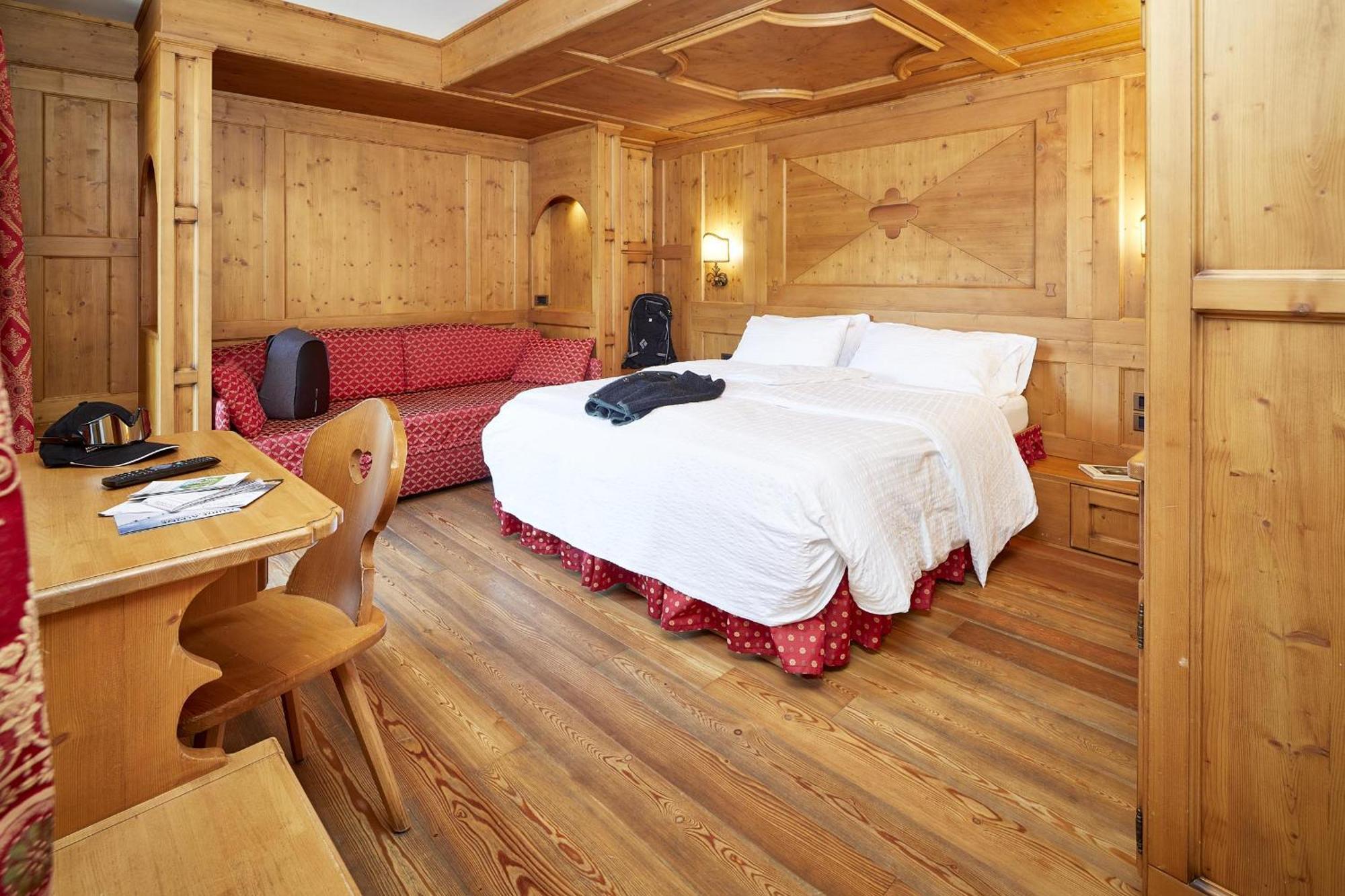 Hotel Garni Dello Sportivo Madonna di Campiglio Bagian luar foto